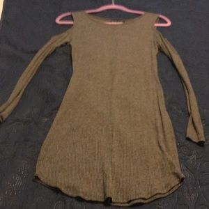 Open shoulder knitted dress